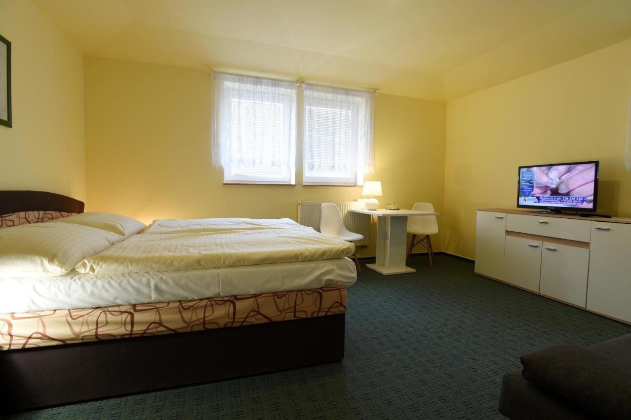 Hotel U Jezirka Liberec Exterior photo