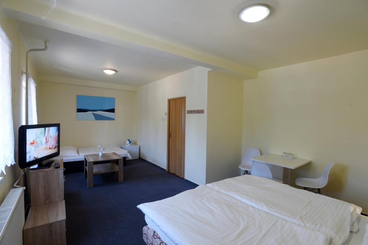 Hotel U Jezirka Liberec Exterior photo