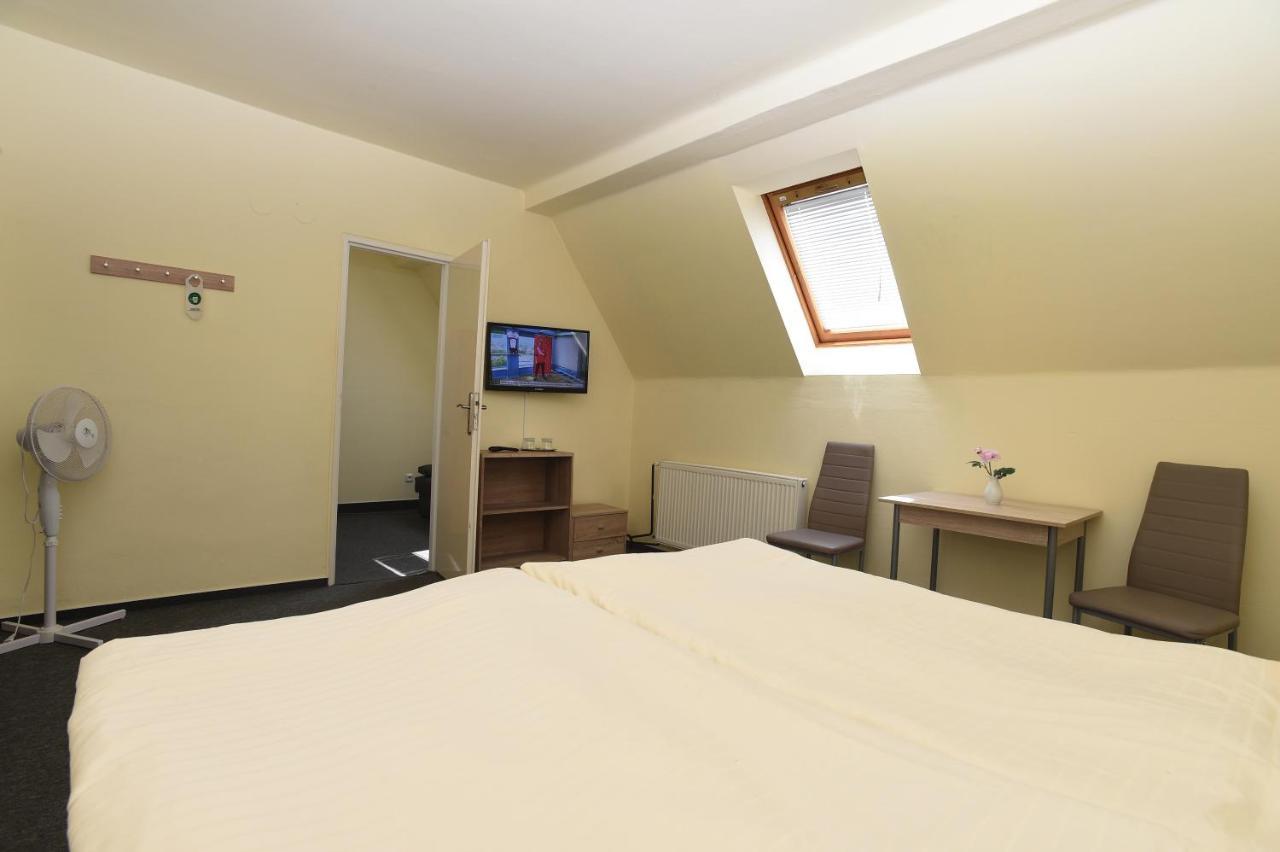 Hotel U Jezirka Liberec Exterior photo