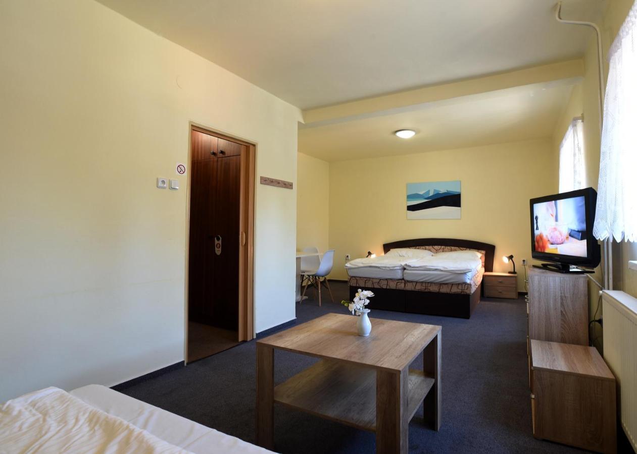 Hotel U Jezirka Liberec Exterior photo