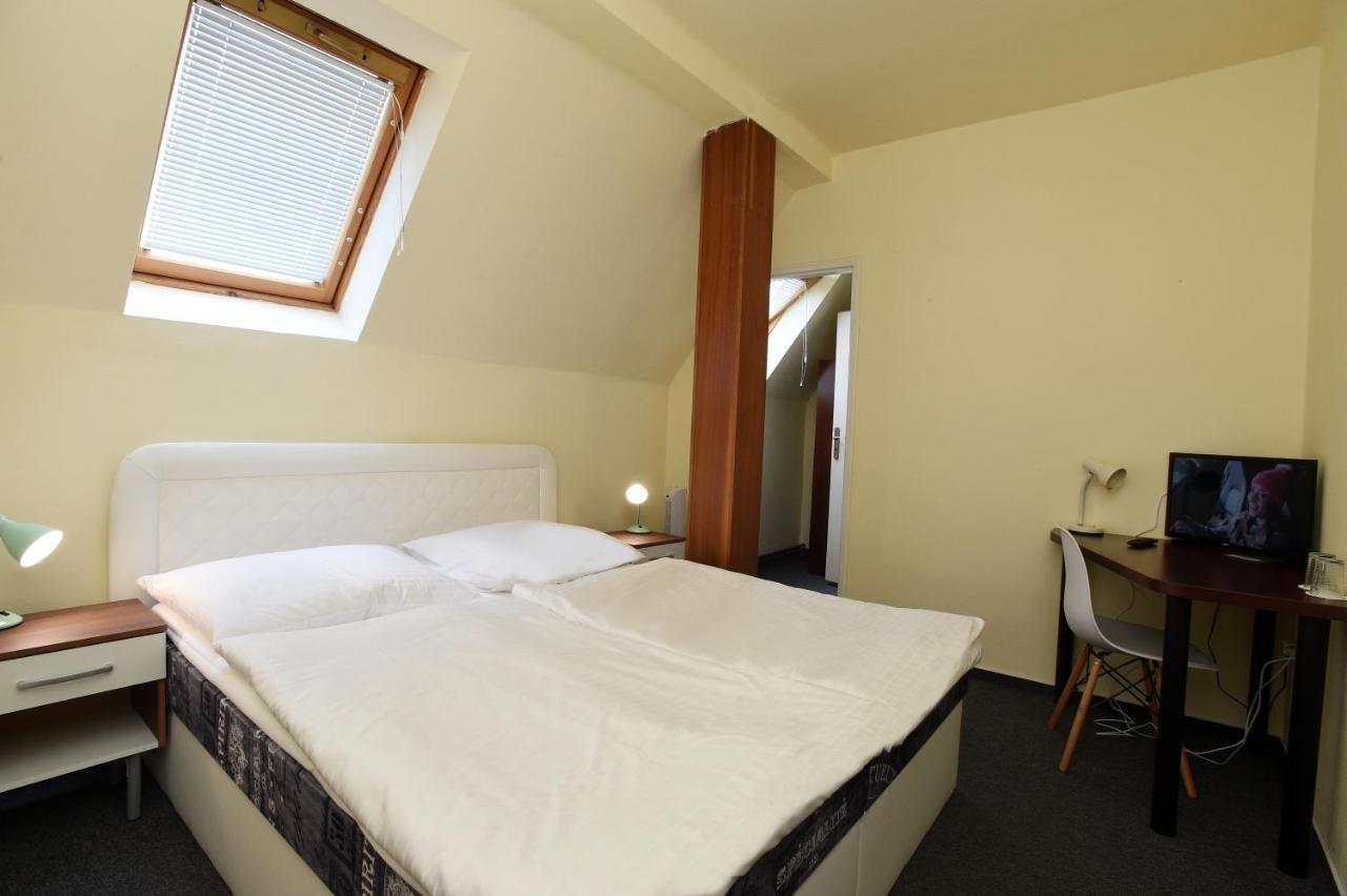 Hotel U Jezirka Liberec Exterior photo