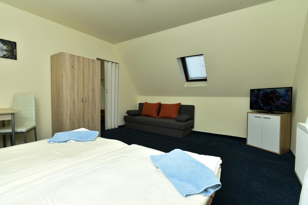 Hotel U Jezirka Liberec Exterior photo